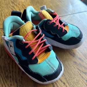 Nike Jordan MA2 TD ‘Black Light Blue Fury’